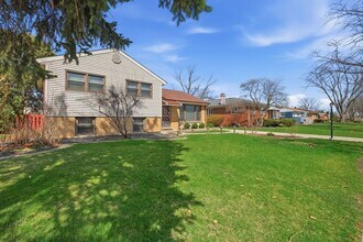 1506 W Palm Dr in Mount Prospect, IL - Building Photo - Building Photo