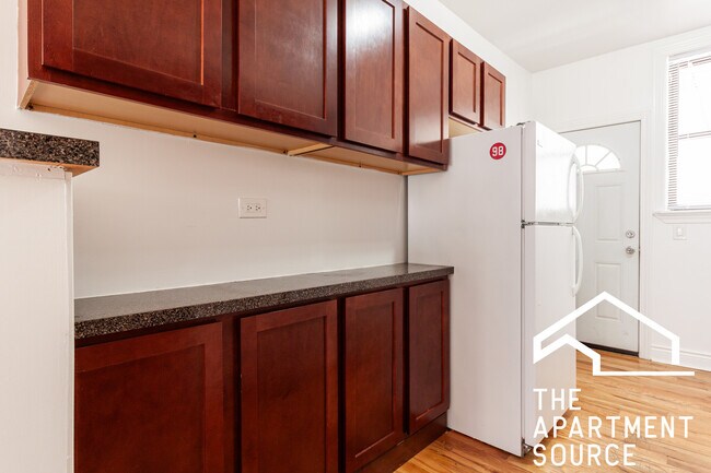 812 W Waveland Ave, Unit S1 in Chicago, IL - Foto de edificio - Building Photo