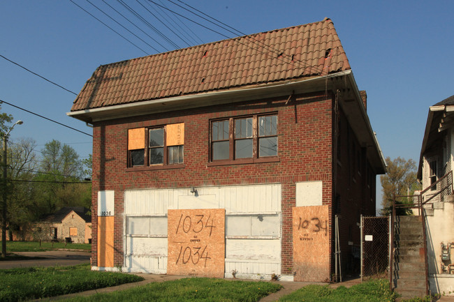 1034 Cecil Ave in Louisville, KY - Building Photo - Building Photo