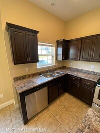 106 Sycamore Dr photo'