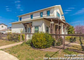 603 Burleson St in San Antonio, TX - Building Photo