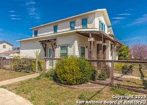 603 Burleson St in San Antonio, TX - Building Photo