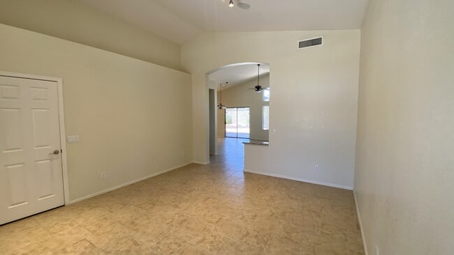 6806 W Quail Ave in Glendale, AZ - Building Photo - Building Photo