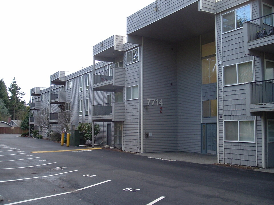 7714 196th St SW, Unit 303 in Edmonds, WA - Foto de edificio