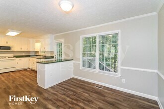 112 Wood Gate Dr in Canton, GA - Foto de edificio - Building Photo