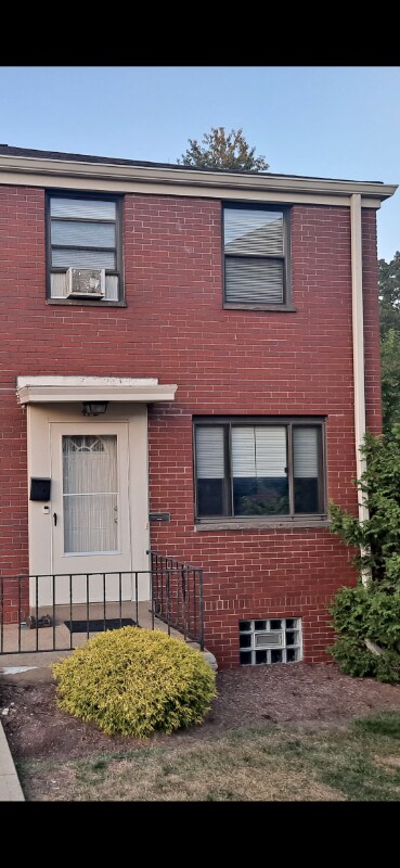 472 Hoodridge Dr