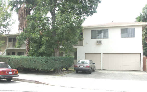 5201 Cedros Ave in Sherman Oaks, CA - Foto de edificio