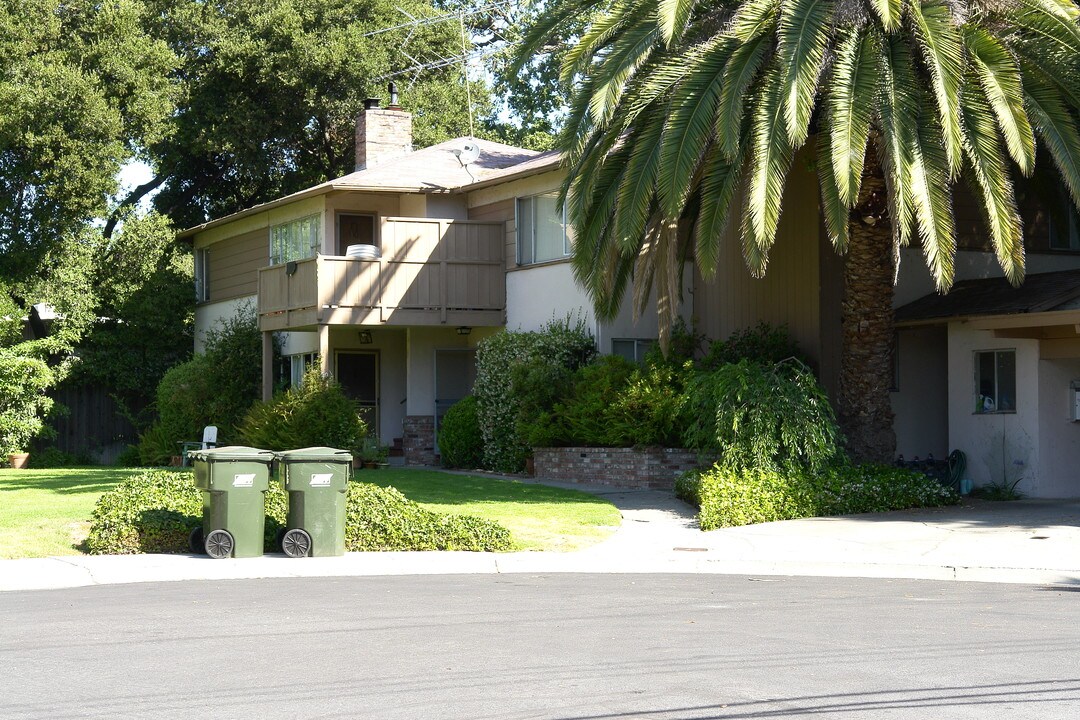 20 Waverley Ct in Menlo Park, CA - Building Photo