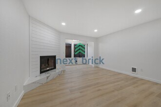 9512 1st Ave NE in Seattle, WA - Building Photo - Building Photo