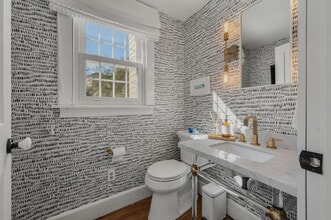 105 Sill Ln in Old Lyme, CT - Building Photo - Building Photo