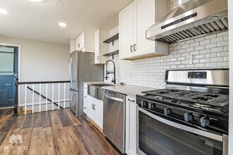 381 Marquette Dr in Midvale, UT - Building Photo - Building Photo