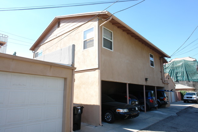 4962-4966 Sepulveda Blvd in Sherman Oaks, CA - Building Photo - Building Photo