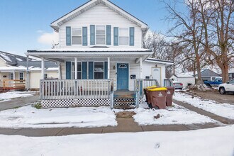 120 S Main St in St. Louis, MI - Building Photo - Building Photo