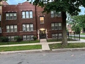 7957 S Burnham Ave in Chicago, IL - Building Photo