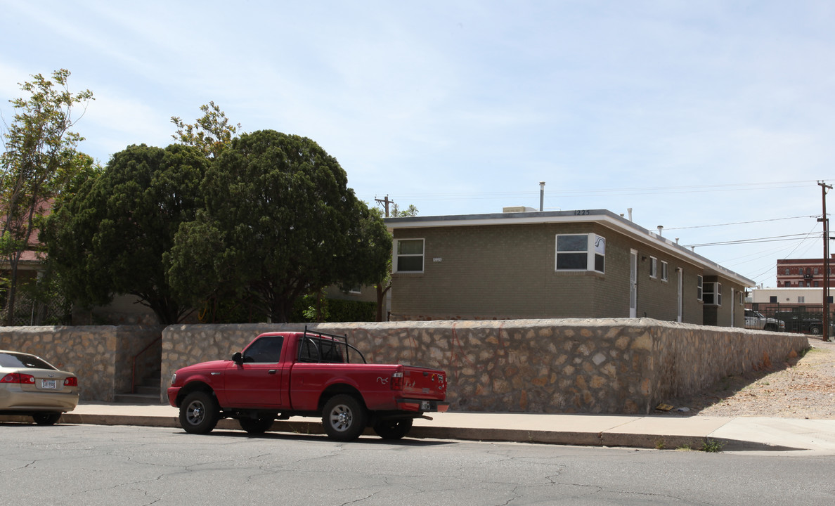 1225 N Kansas St in El Paso, TX - Building Photo