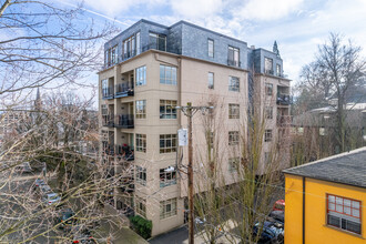 The Addison in Portland, OR - Building Photo - Primary Photo