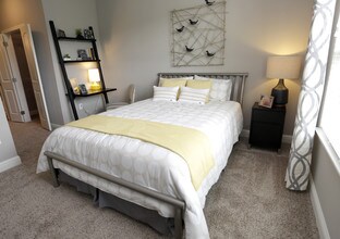 82 Flats in Indianapolis, IN - Foto de edificio - Interior Photo