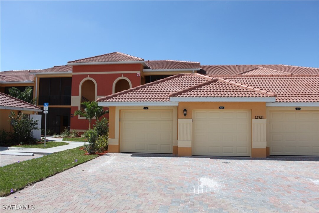 13751 Julias Way in Ft. Myers, FL - Building Photo