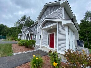 37 E Ridge Dr in Milford, NH - Building Photo - Building Photo