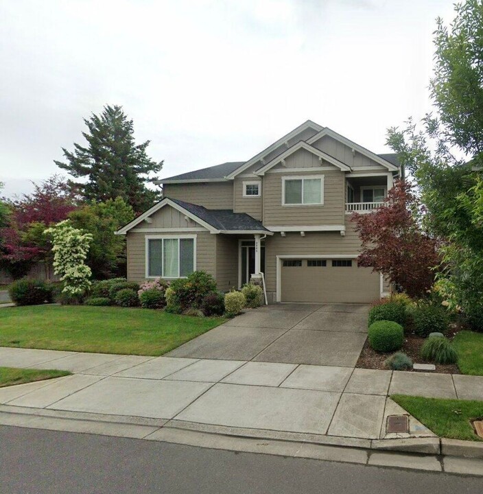 3808 SE McKenzie Ave in Hillsboro, OR - Building Photo