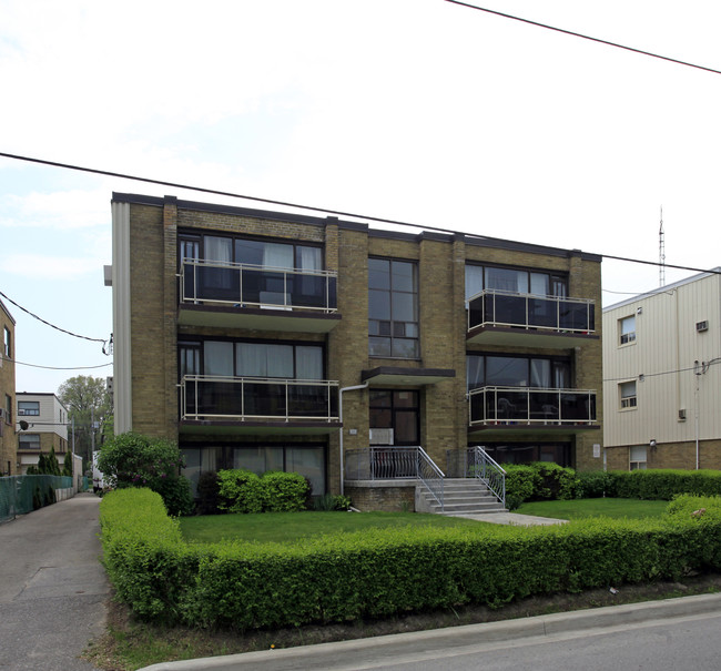 29 Meadowbrook Rd in Toronto, ON - Building Photo - Primary Photo