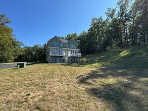 546 NY-9P in Saratoga Springs, NY - Building Photo - Building Photo