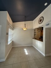 2810 N Oakland Forest Dr in Oakland Park, FL - Building Photo - Building Photo