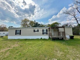 9465 Sarah Ln NE in Leland, NC - Building Photo