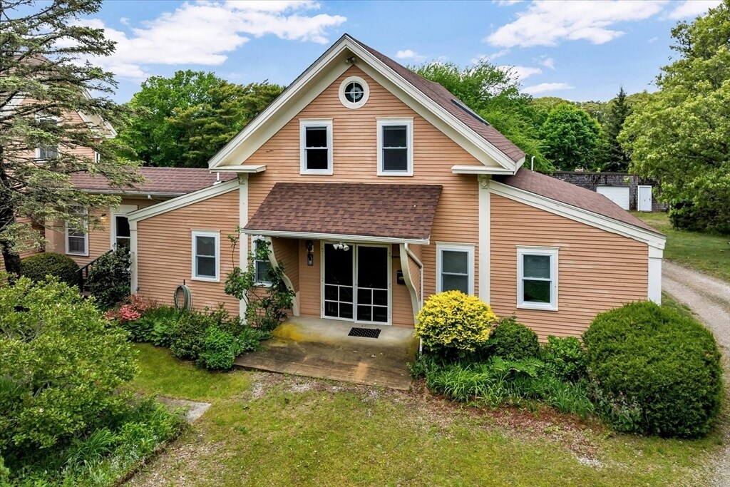 141 Division St in Harwich, MA - Building Photo