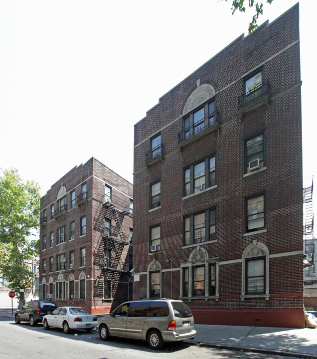 Delamere in Brooklyn, NY - Building Photo