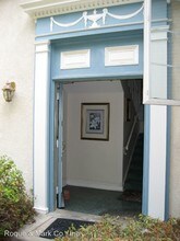 10974 Strathmore Dr in Los Angeles, CA - Building Photo - Building Photo