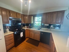 10 Adanti Ave in Ansonia, CT - Building Photo - Building Photo