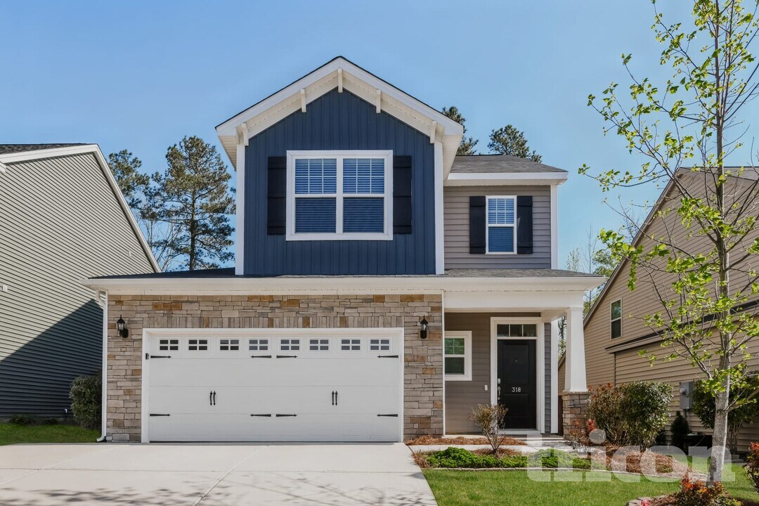 318 Lanyard Ln in Chapin, SC - Building Photo