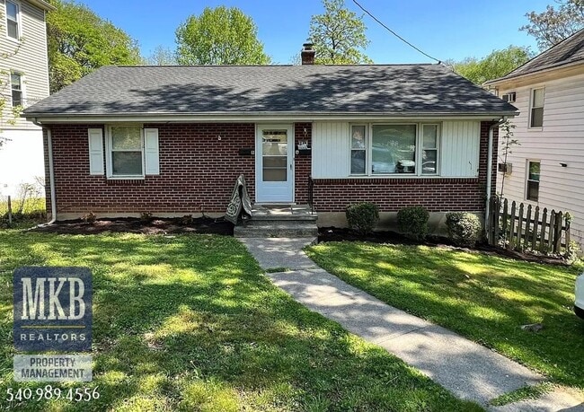 property at 1813 Oxford Ave SW