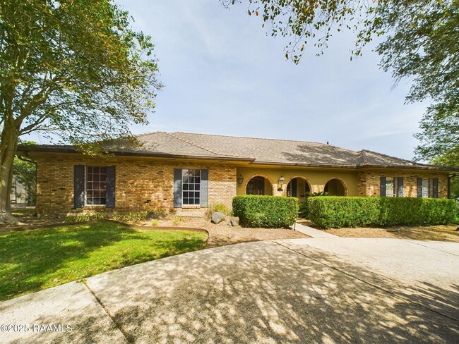 property at 232 Thibodeaux Dr