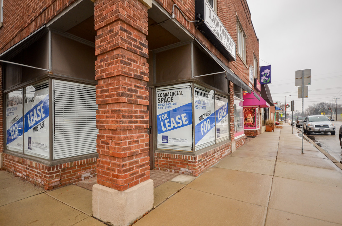 The Westmore Building in Lombard, IL - Foto de edificio