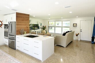 9504 Saturn Ave in Hobe Sound, FL - Building Photo - Building Photo