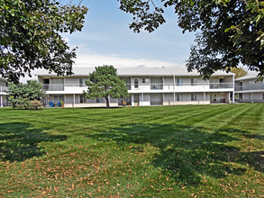 Westchester in Omaha, NE - Foto de edificio - Building Photo