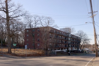 135 Quincy Ave Apartments in Quincy, MA - Foto de edificio - Building Photo