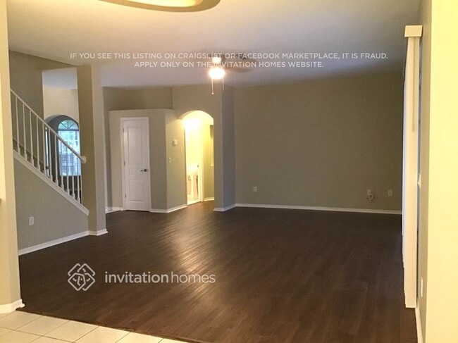 18914 Maisons Dr in Lutz, FL - Foto de edificio - Building Photo