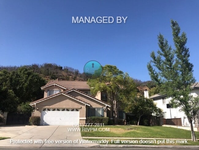 890 Shepard Crest Dr in Corona, CA - Foto de edificio - Building Photo