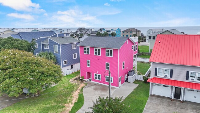 925 General Whiting Blvd in Kure Beach, NC - Building Photo - Building Photo