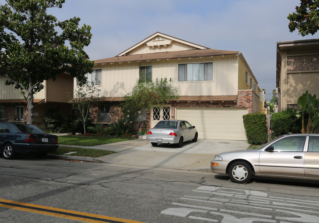 1121 N Louise St in Glendale, CA - Building Photo