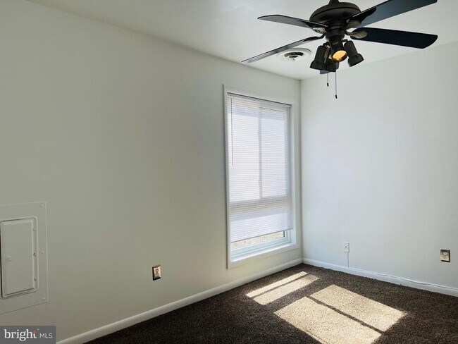 8613 Seasons Way in Lanham, MD - Building Photo - Building Photo