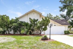 1937 Princess Ct in Naples, FL - Building Photo