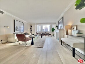 969 Hilgard Ave in Los Angeles, CA - Building Photo - Building Photo