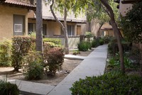 Chateau Hacienda Villas in Ventura, CA - Foto de edificio - Building Photo