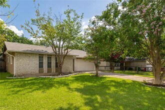 4104 Harcourt Dr in Austin, TX - Building Photo - Building Photo