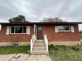 2153 N 630 W in Clinton, UT - Building Photo
