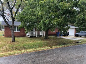 101 Audrey St in Bradford, AR - Building Photo